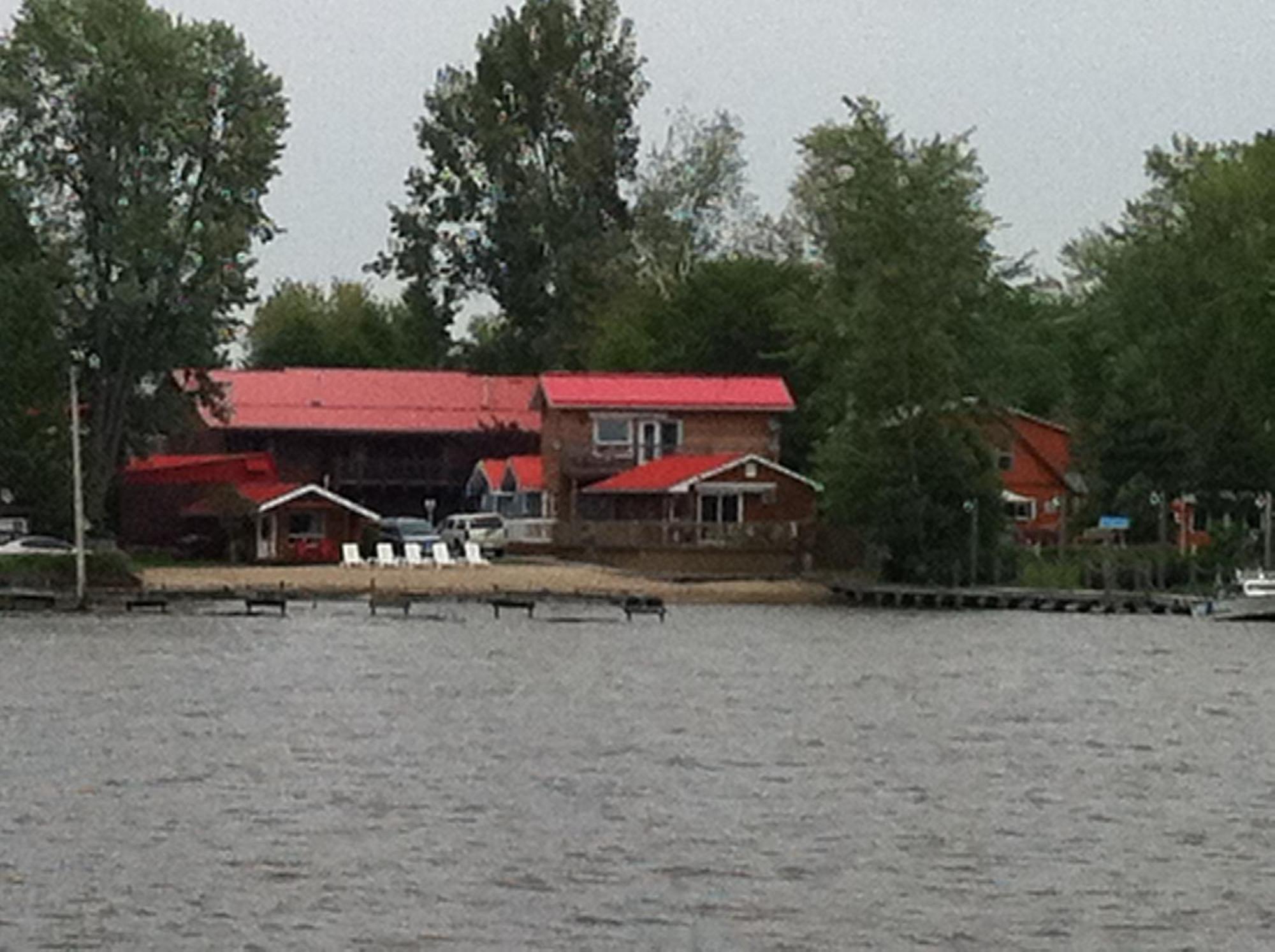 Sunset Inn Норт Бей Екстериор снимка
