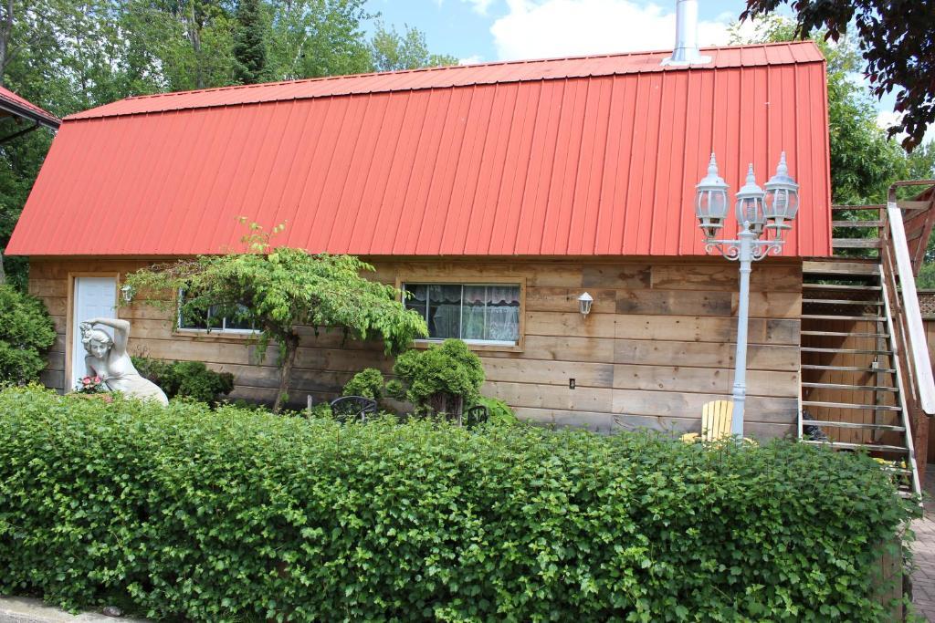 Sunset Inn Норт Бей Екстериор снимка